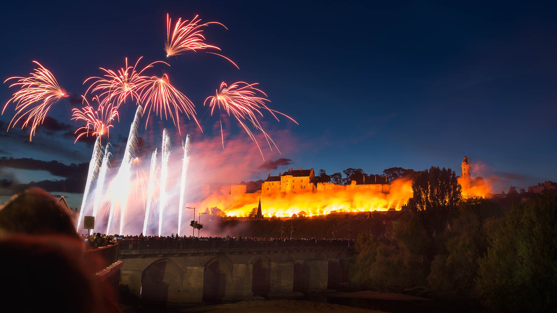 2020 Des Feux Dans La Nuit