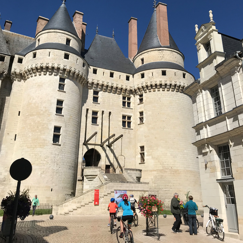 Chateau De Langeais Un Chateau Fort Anime Tout L Ete