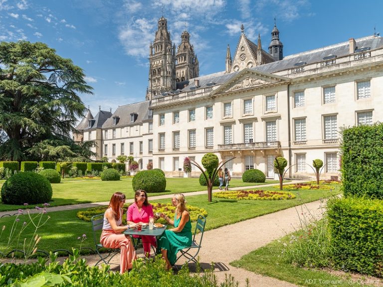 Musée des Beaux-Arts de Tours et son jardin-1