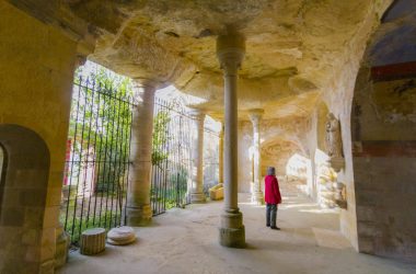 chinon-chapelle-ste-radegonde-grand-angle-interieur-claire-en-dos-ville-de-chinon-fabienne-bouerroux-2030